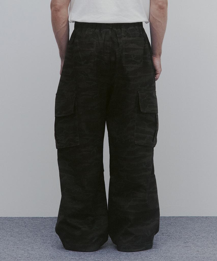 ANDAGAIN Cotton Wide Camo Cargo Pants (Dark Gray