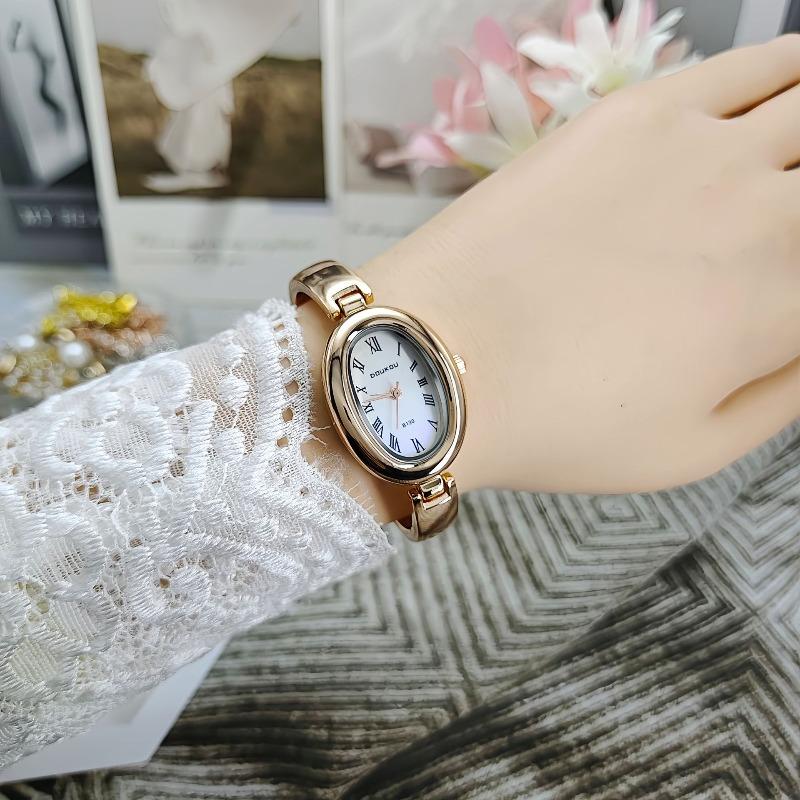 Lüks Ünlü Marka Kadın Oval Kadranlı Kuvars Saatler Moda Bayan Bileklik Kayışlı Kol Saati Relogio Montre Femme Dropshipping