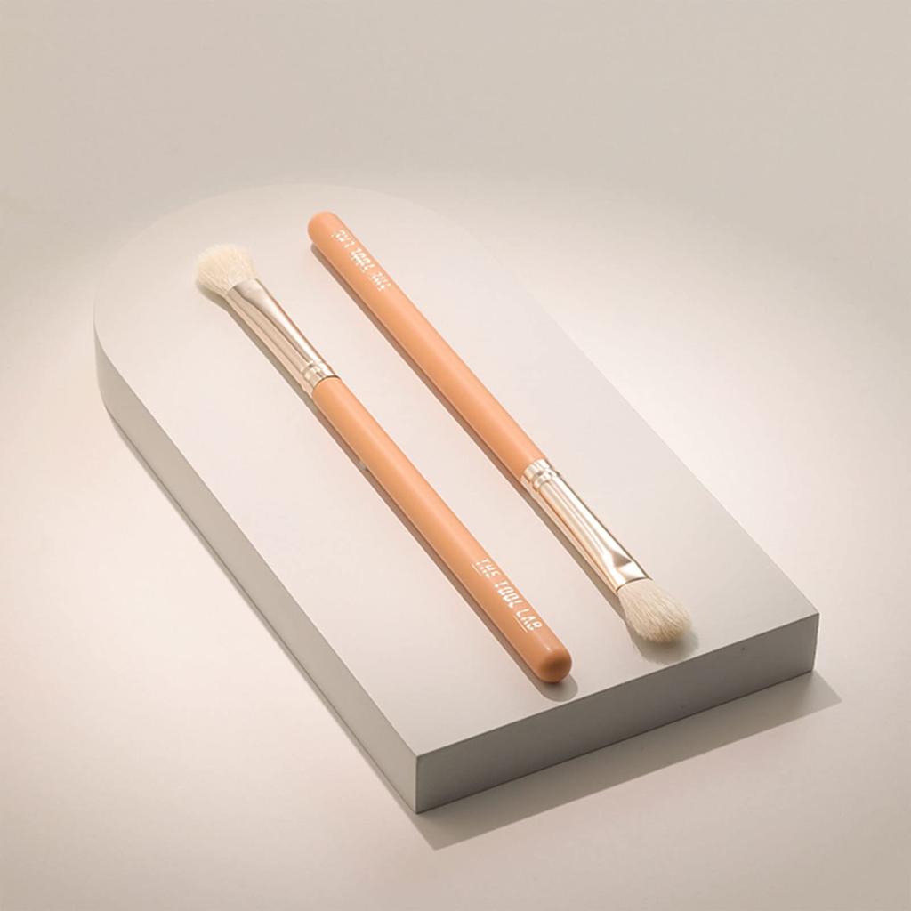 THE TOOL LAB 212 Blending Eyeshadow Large Brush,