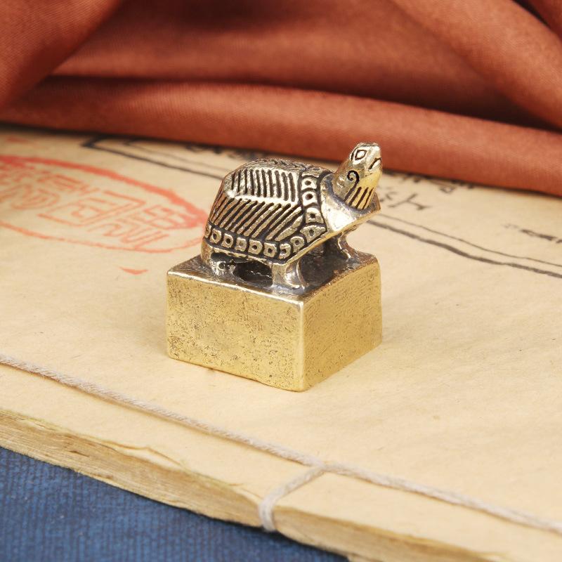 Винтажная латунная черепаха Медный настольный орнамент Плоская резьба Печать для отдыха Ремесло Антикварная разношерстная медная посуда Оптом