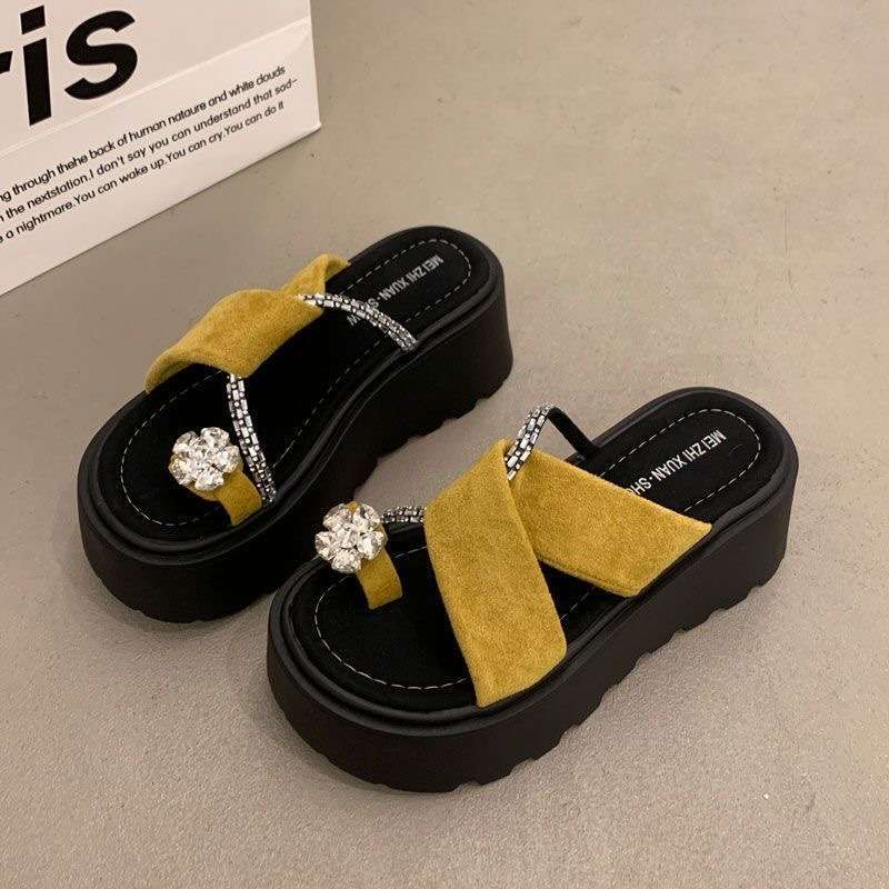 Niche Design Thick-soled Cover Toe Cool Slippers Women's Outer Wear 2025 Summer New Small Height-increasing Muffin Sandals