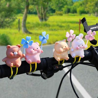 Roztomilá malá ružová prasiatko kapybara ozdoby na riadidlá bicykla vetrom poháňaná gumená bicyklová vrtuľa dekor zvieracia bábka dekor veterný mlyn