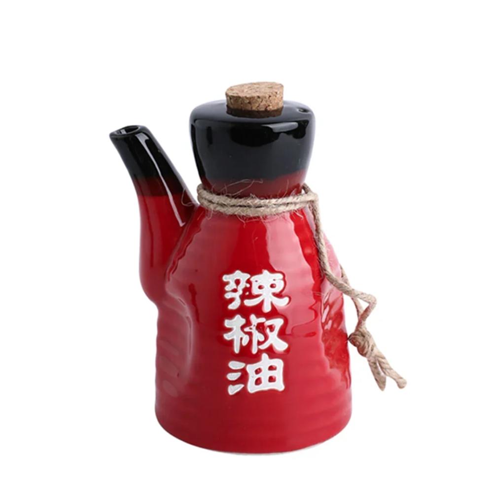 

200 ML Japanese Style Soy Sauce Bottle Ceramic Mini Dinning Table Condiment Dispenser Vintage Restaurant Chili Oil Pot Cooking червоний