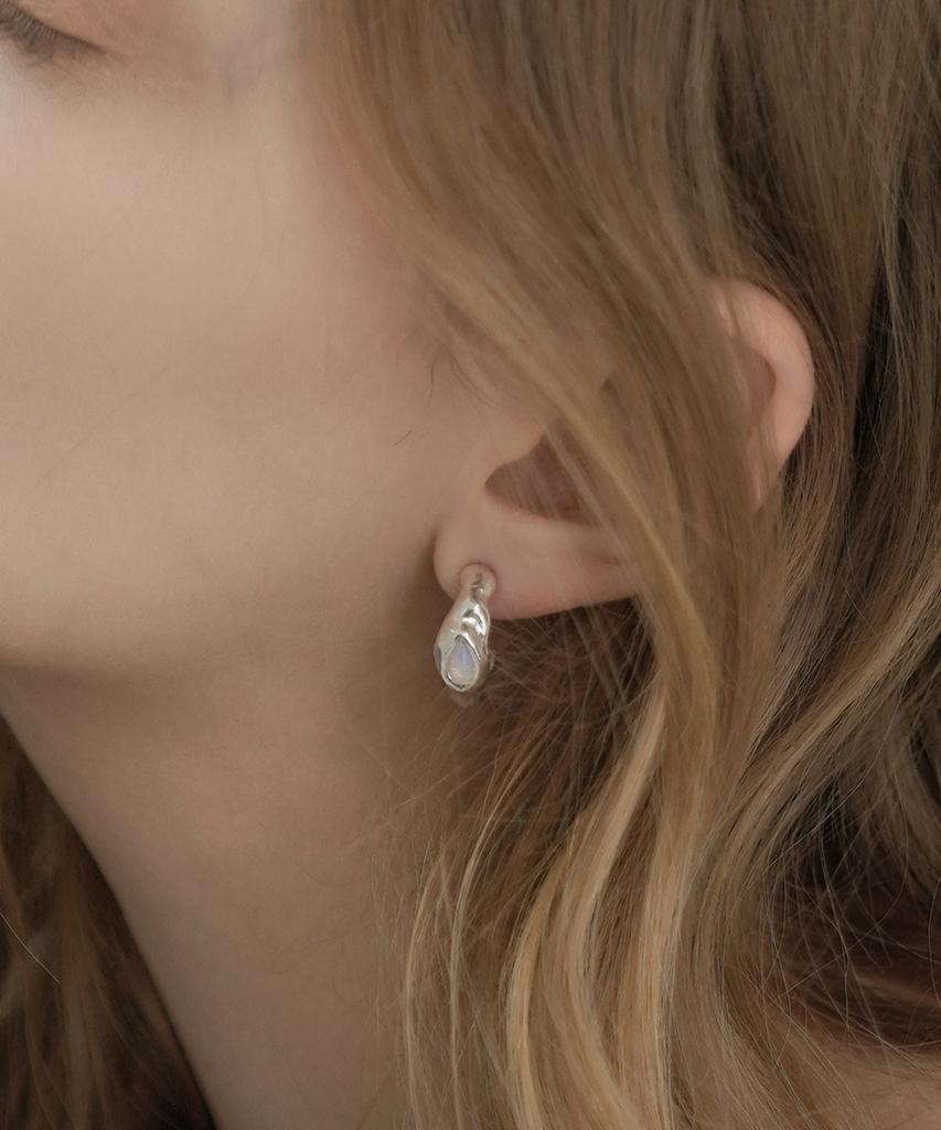 Reindeer Gentle Stone Earring 04