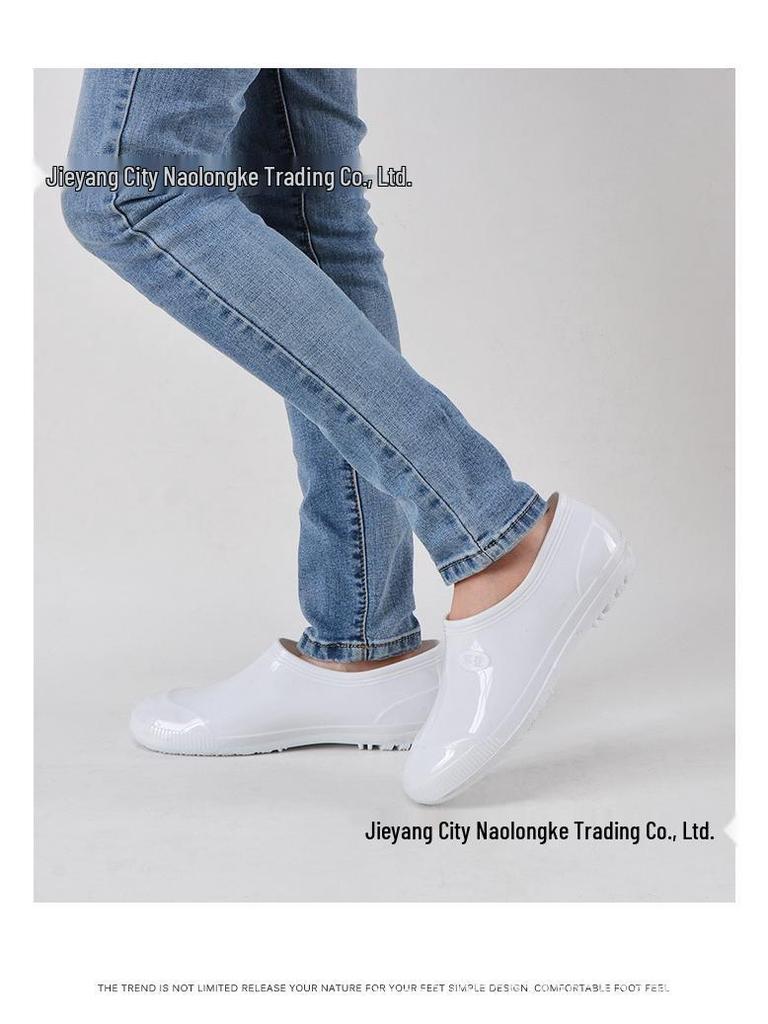 Pánské bílé gumové vysoké holínky do půli lýtek a nízké nazouvací pracovní boty