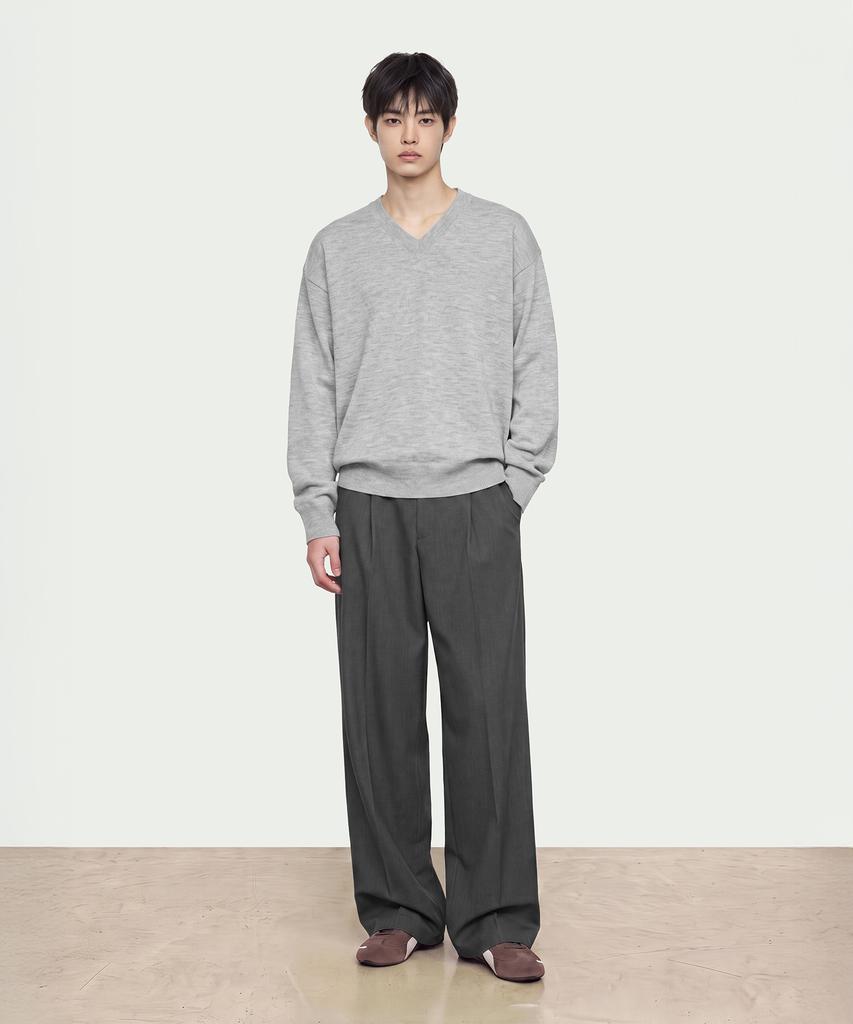 Seutaendeuobeo Crop V-Neck Knit [Gray]