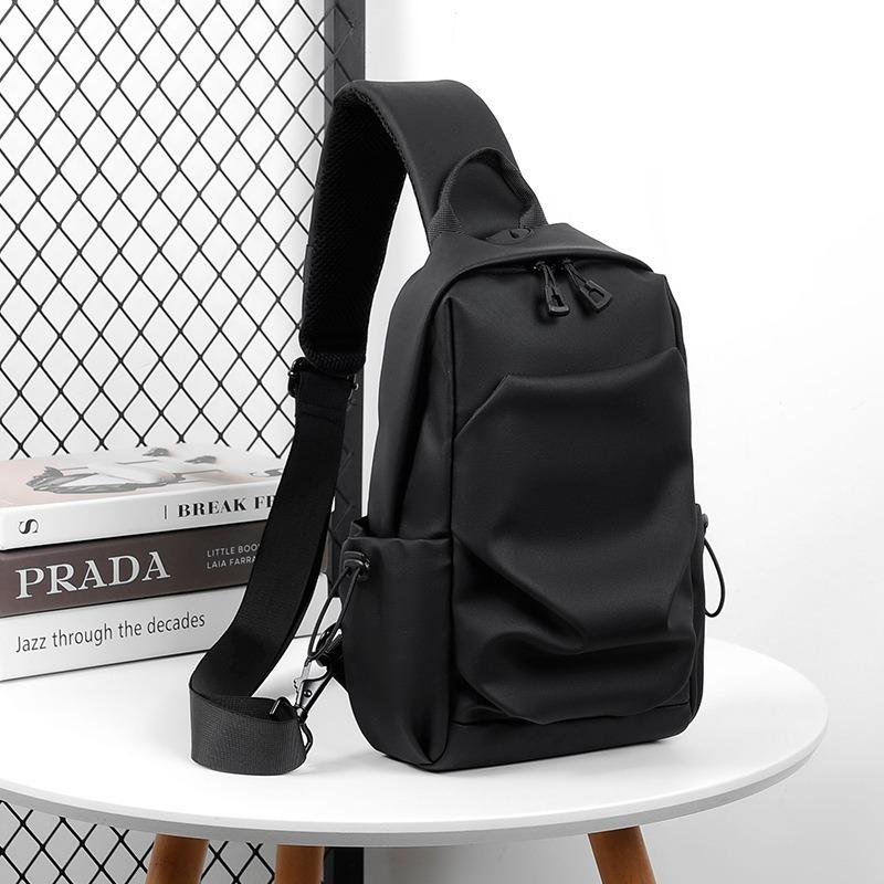 New Men's Breast Bag Trendy Cool Shoulder Messenger Bag Multi-functional Casual Breast Bag