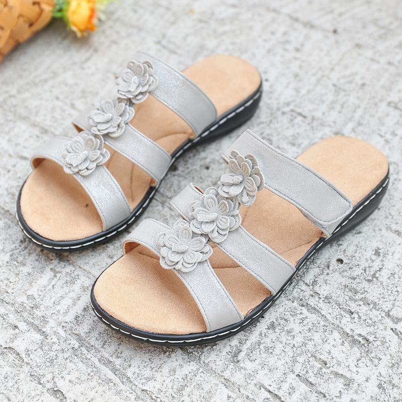 

Car Stitch Low Heel Slippers Women Fashion Round Head Flower Hollow Soft Sole Anti-slip Wear-resistant Sandals 43 серебряный серый