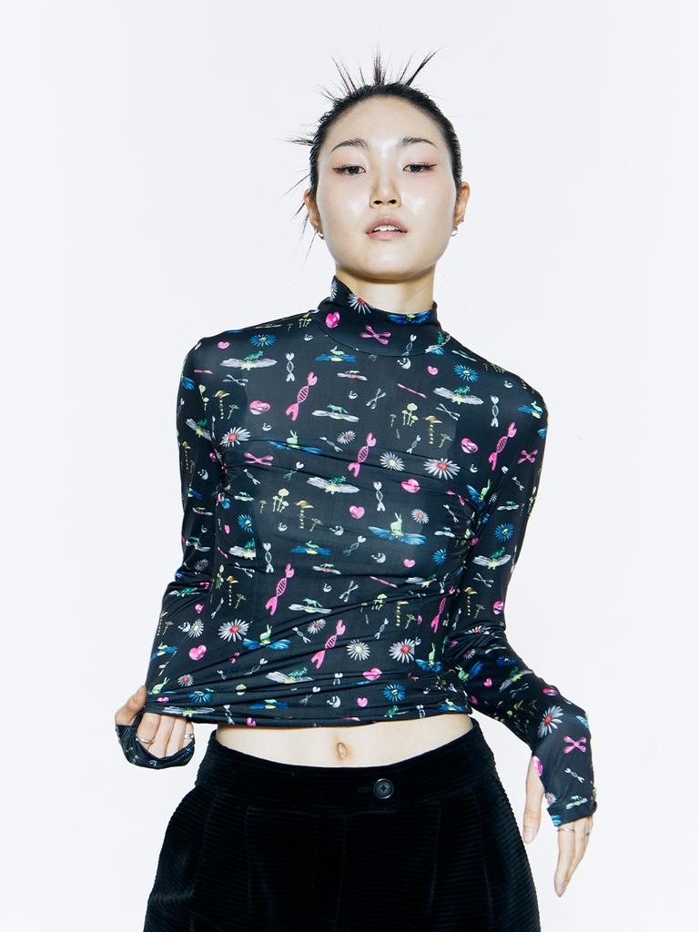 VEGAN TIGER Print Fingerhole Top (Multi)