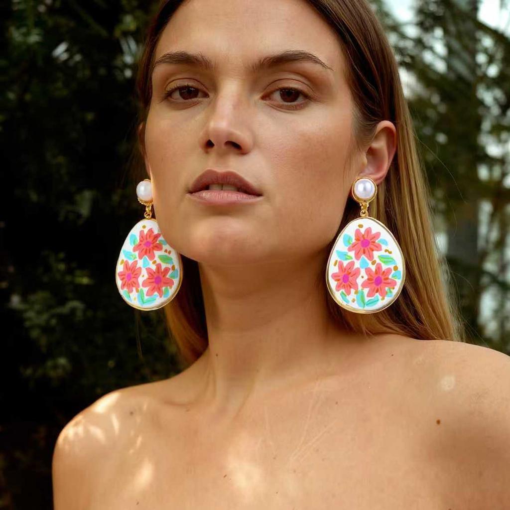 Simple, Fashionable, Fresh and Sweet Alloy Printed Flower Imitation Pearl Earrings, Niche Daily Commuting Earrings for Women