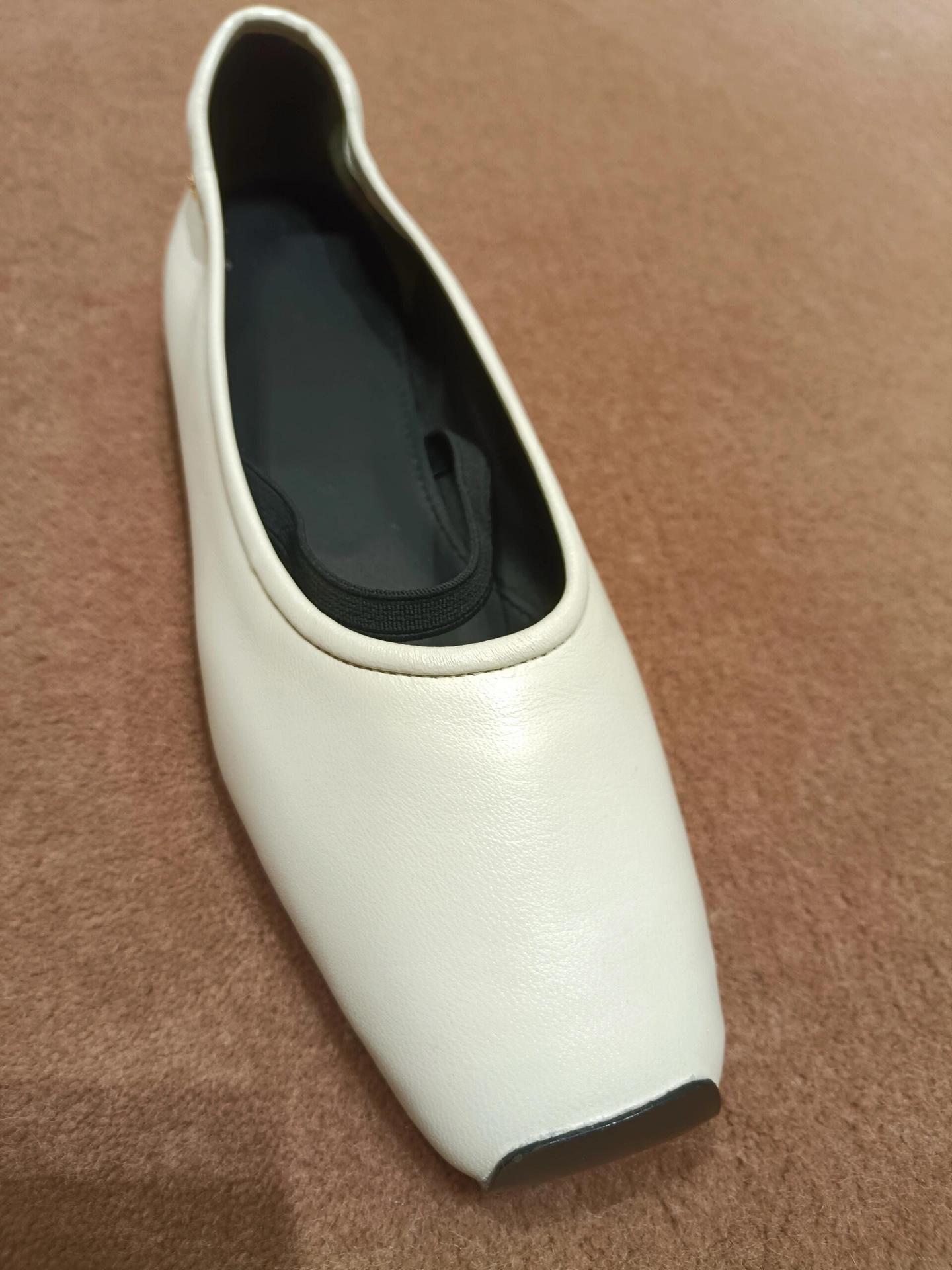 

Korean version of leather niche square head flat ballet shoes women s 2025 spring and autumn versatile one-word belt Mary Jane single shoes 40 білий