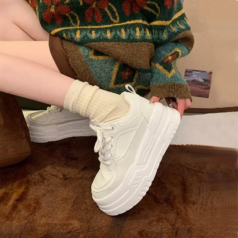 Dámské podzimní nové platformové ležérní tenisky se zvýšením vnitřní výšky černé dad shoes