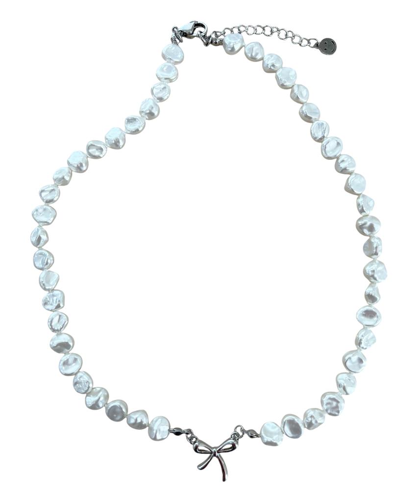 Sk8Er Rock Off Pearl Necklace