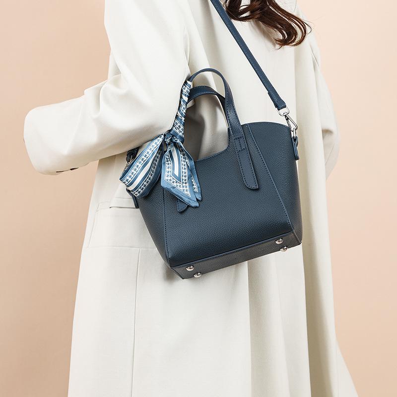 Fashion lychee pattern bag women's simple portable bucket bag leather women's bag light luxury texture shoulder messenger bag