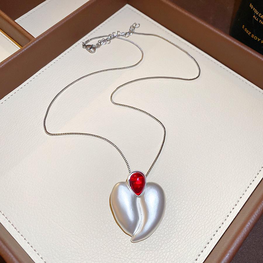 

Temperament Red Water Drop Resin Metallic Heart Dangle Earrings for Women Lady Gold Silver Plated Alloy Party Jewelry