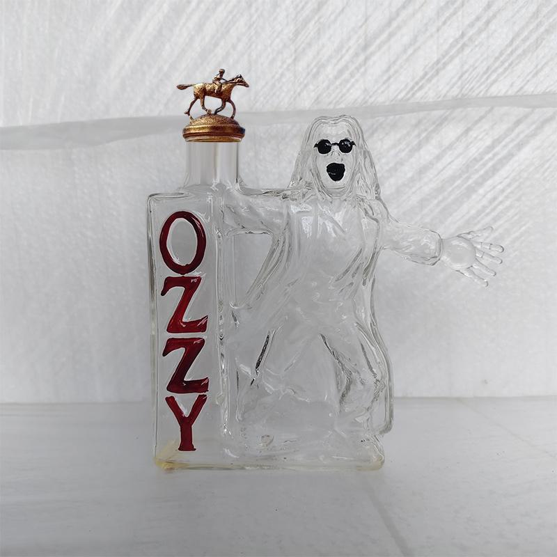 Jauna Ozzy Osbourne viskija pudele Atpakaļ