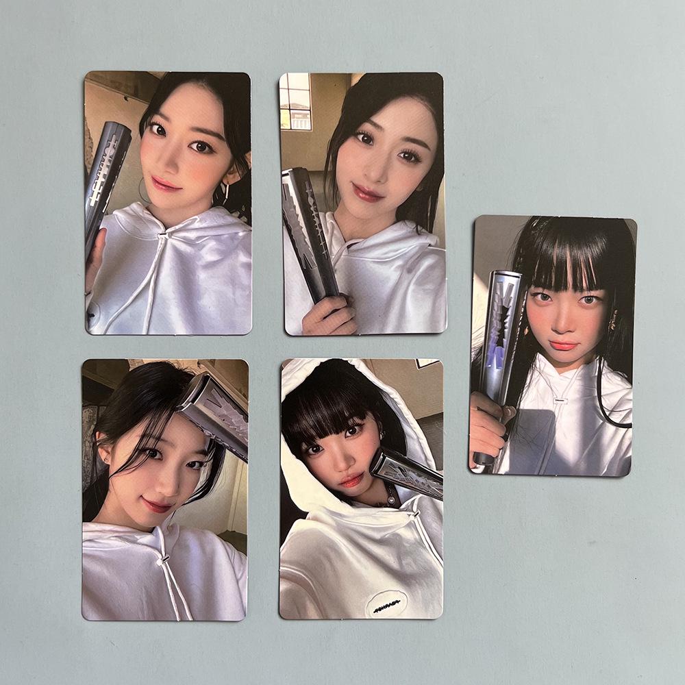 LE SSERAFIM FEARNADA Photocard FM Random Support Light Card