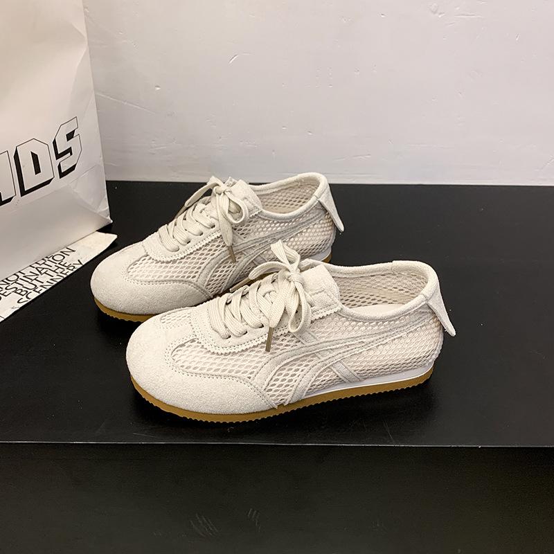 Women's 2025 new summer mesh casual board shoes with soft soles, light and not tired feet, single shoes