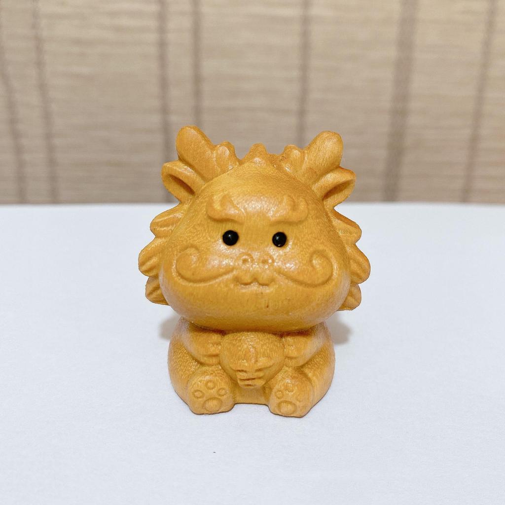 Handheld Zodiac Animal Thuja Wood Carvings: Cute Office Desk Healing Gifts