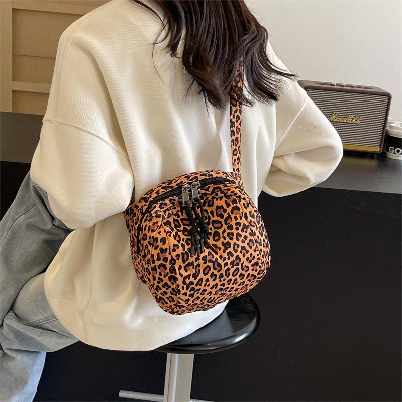 

Crossbody cloth bag women s clothing mobile phone small bag 2025 new autumn fashion fabric vertical canvas change bag