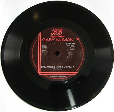 7inch Record GARY NUMAN  Remember I Was Vapour  SAM126 Beggars Banquet 1980 UK Dance  Electronica Used