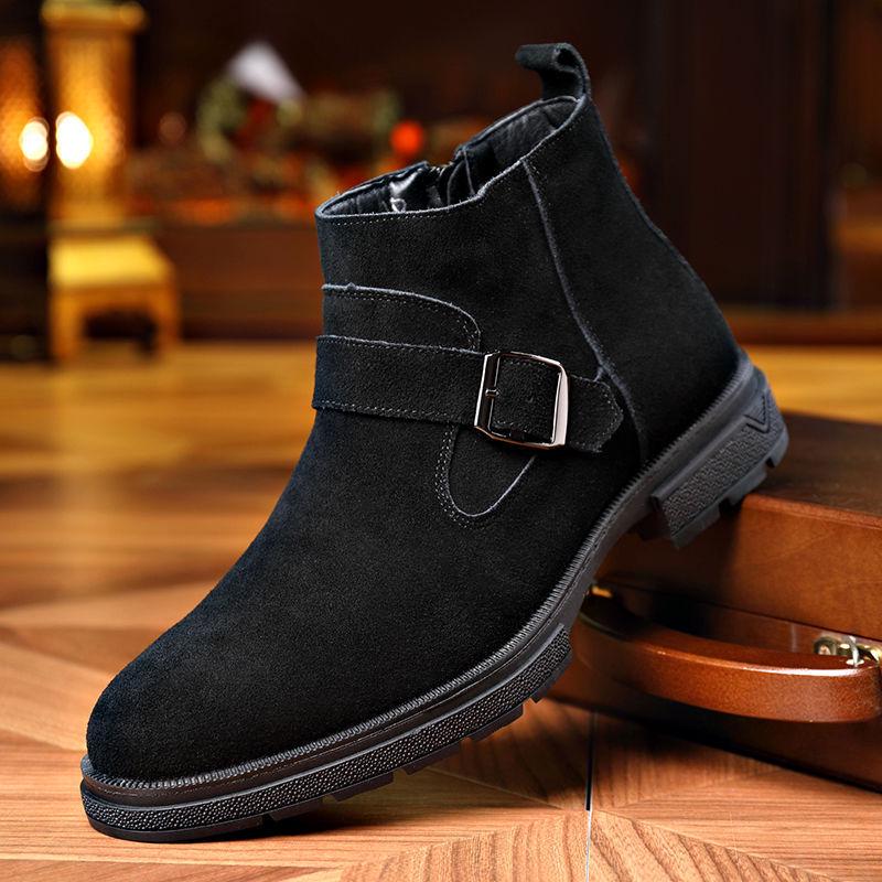 

Мужские ботинки челси из натуральной замши с острым носком и бархатной подкладкой 38