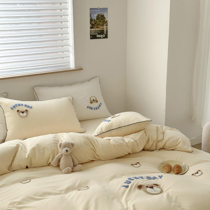 Cute Bear Washed Cotton Bed Four-piece Set Soft Skin-friendly Yellow Quilt Cover Bed Sheet Three-piece Set