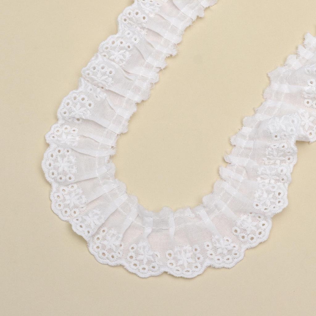 Cotton Heart Lace Trim: Handmade Pleated Accessories with Embroidery Thread