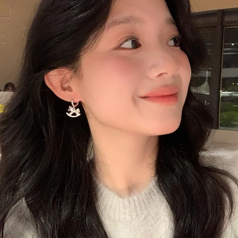 Chic Ice-Crystal Horse Ear Clips: Stylish, Unique, Versatile Earrings for Women Platinum Crushed Ice Small Horse Ear Clip