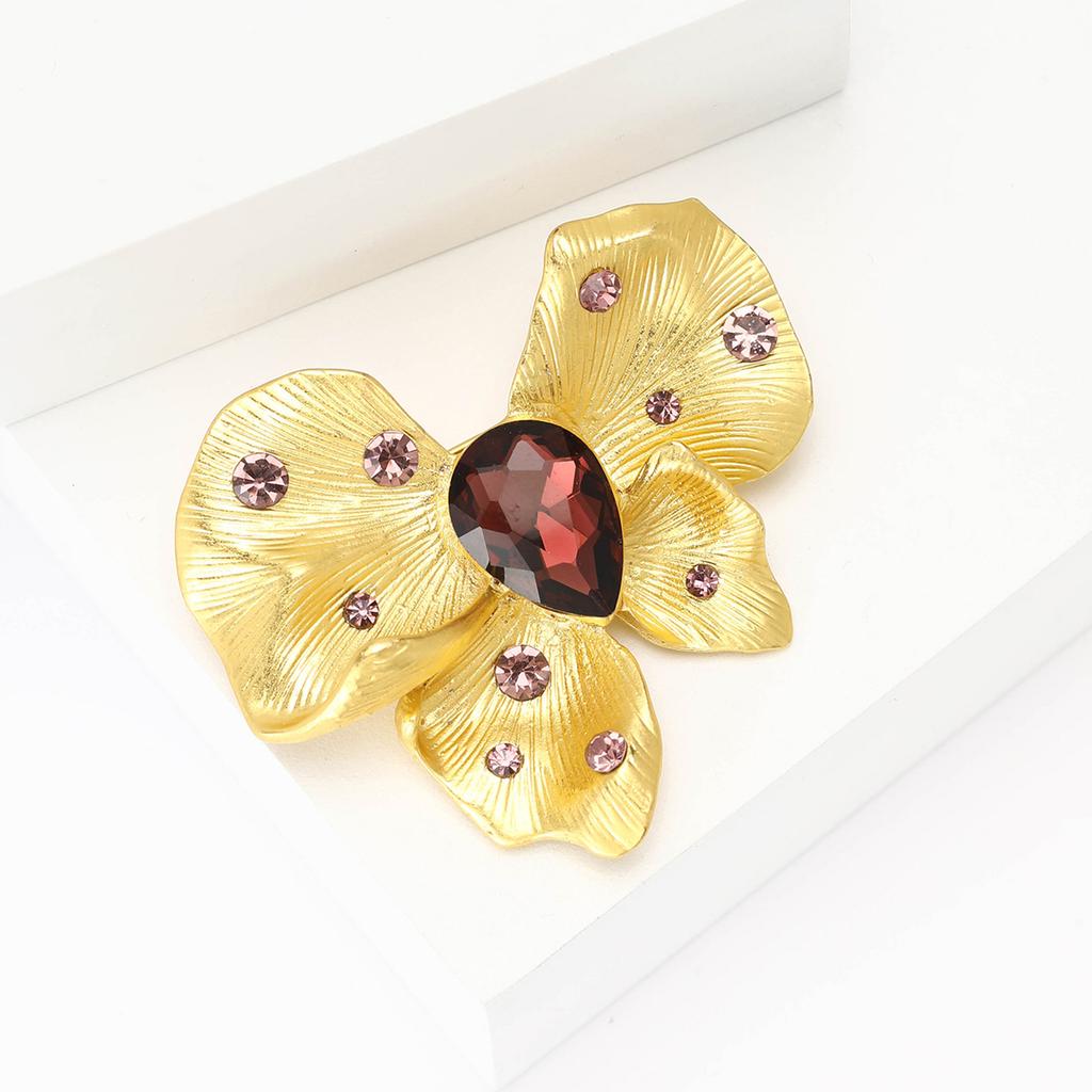 Squisita Spilla a Farfalla in Strass di Alta Gamma Oro Opaco Retro Versatile da Donna per Abito Cappotto Corsage Gioiello Spilla