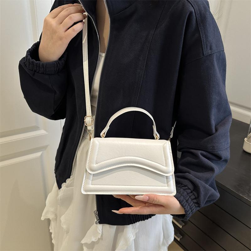 Simple and Fashionable Small Square Bag, Personalized and Beautiful Handbag, Spring New Shoulder Bag, Commuter Messenger Bag