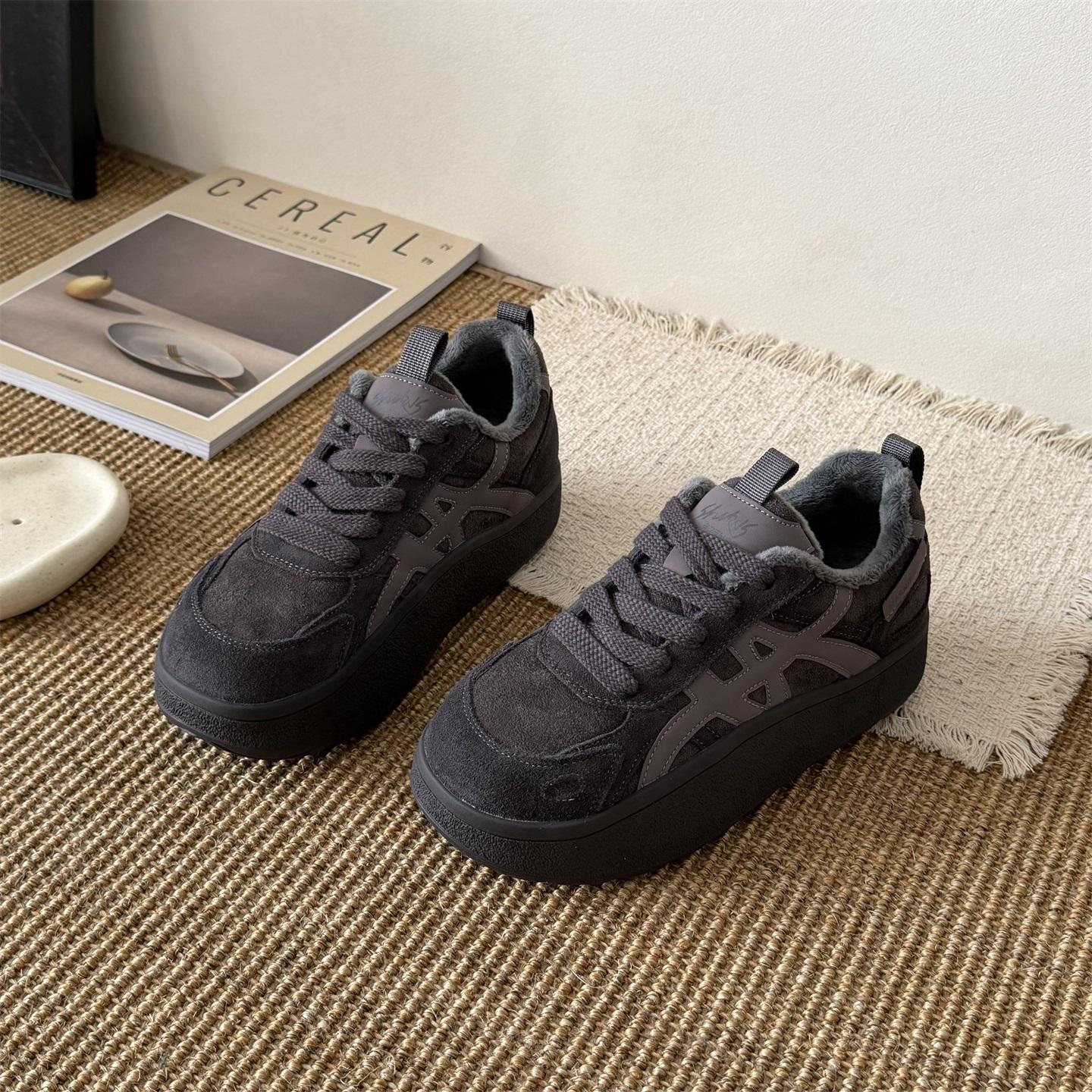 

Lace-up retro platform shoes women s winter light and velvet warm versatile sports and leisure shoes platform women s shoes 39