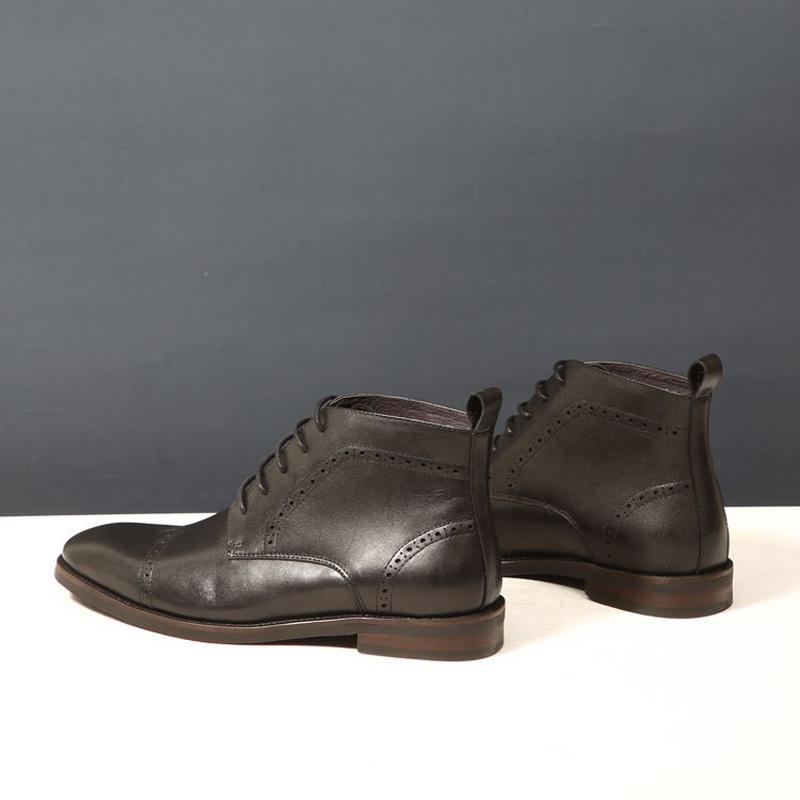 Fashionable High Top Shoes For Men Cowhide Leather Carved Round Teo Lace Up British Ankle Boots Mens Business Dress Trendy Shoes