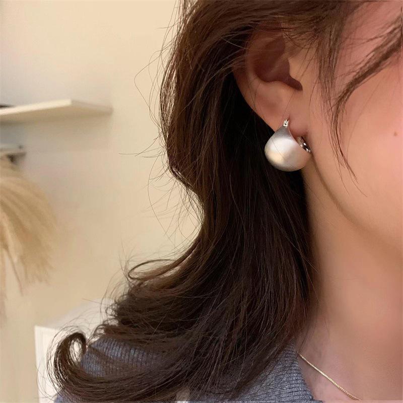 2024 Trendy Brushed Metal Ear Cuff & Round Ball Stud Earrings for Women – Simple, Versatile, High-End Style.