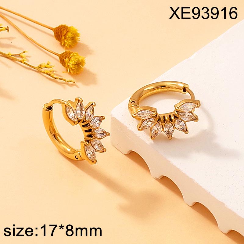 Korean-Style Zirconia Ear Cuff: Women s Versatile 18K Gold-Plated Titanium Earrings with Niche Design.