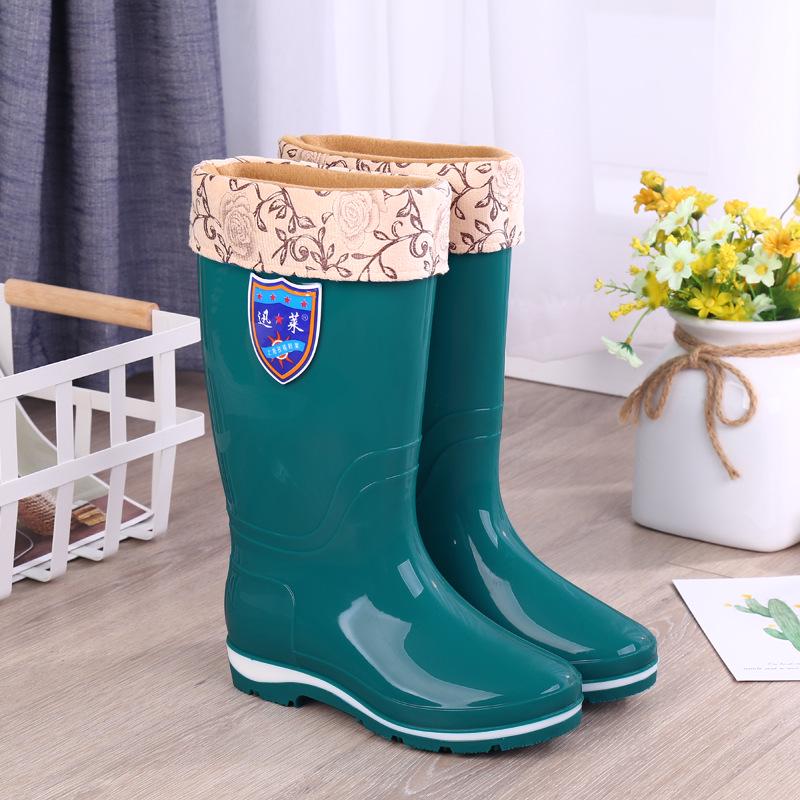 Women's Non-Slip Mid-Tube Rain Boots - Fashionable, Wear-Resistant, Waterproof Footwear for Kitchen and Outdoor Use