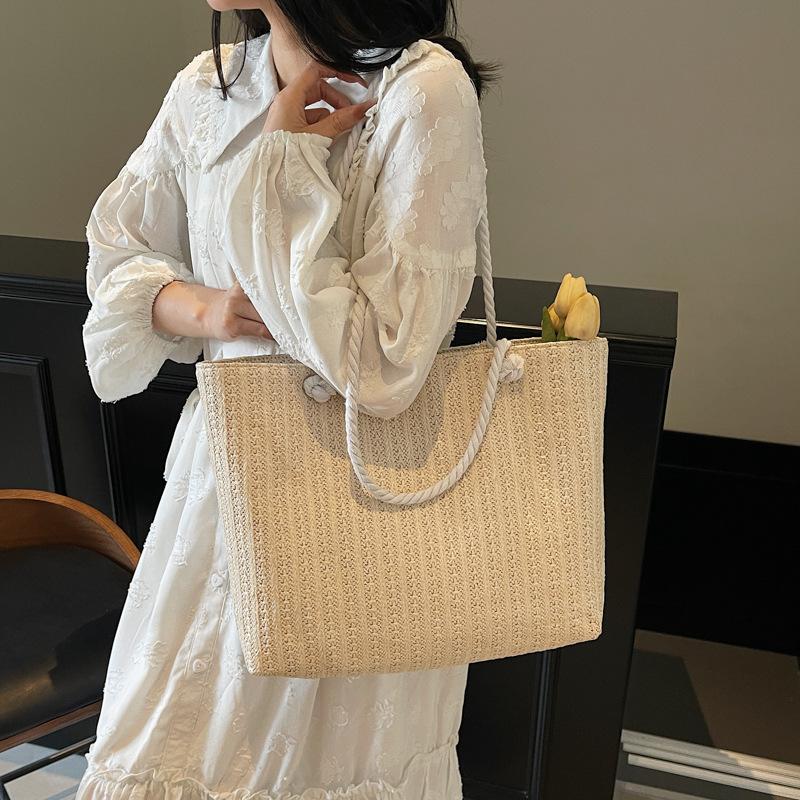 Trendy Straw Bag Women's 2025 New Handbag Casual with Vacation Beach Bag Women's One-shoulder Crossbody Bag