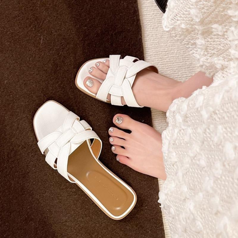 Fashion 2025 Summer Flat Slippers for Women Household Non-slip Women's Shoes Low Heels Sandals Fashion Soft Indoor Slippers Women