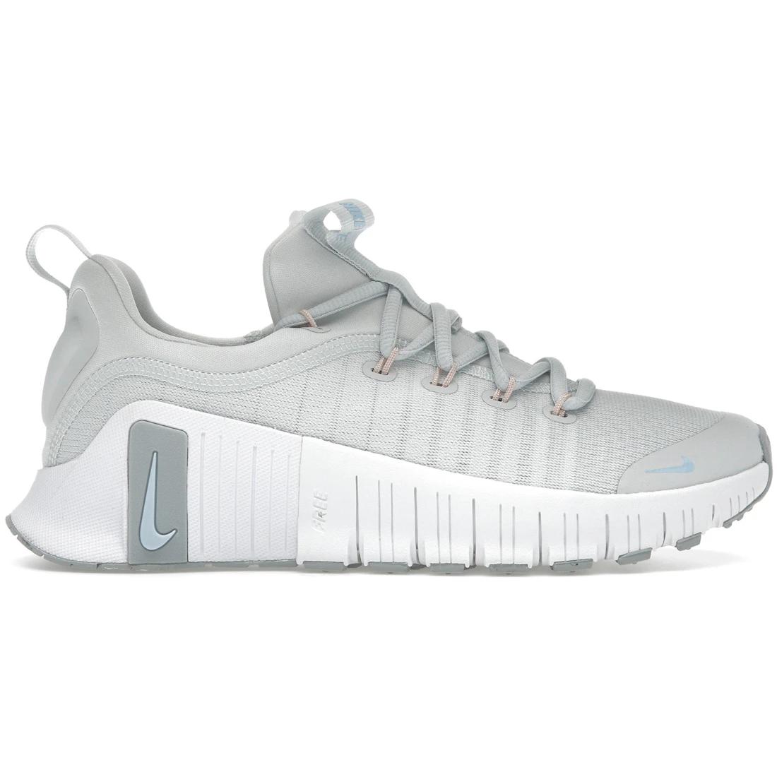 

Sneaker Nike Free Metcon 6 Photon Dust Light Smoke Grey Summit White Metallic Silver (Women s)(FJ7126-007) 38.5