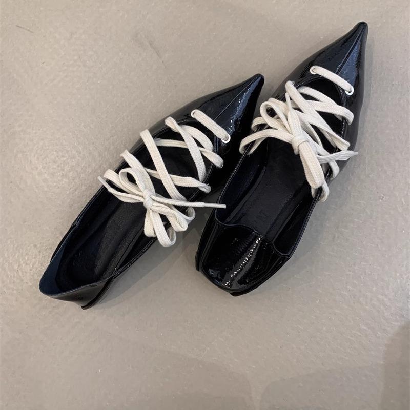 2025 new lace-up two-wear small single shoes niche design shoes French retro pointed head shallow mouth simple bright leather