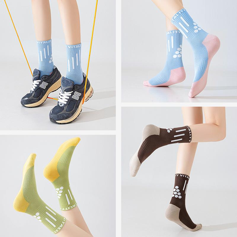 Women's Mid-Calf Cotton Socks - Sweat-Absorbent, Breathable, Casual Sports & Running Socks for Spring/Autumn