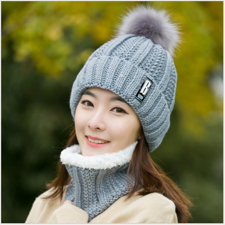 Hat Female Winter, Warm and Thickened, Trendy and Fashionable In Winter, Versatile Outdoor Travel, Wool Scarf and Hat Two-piece Set