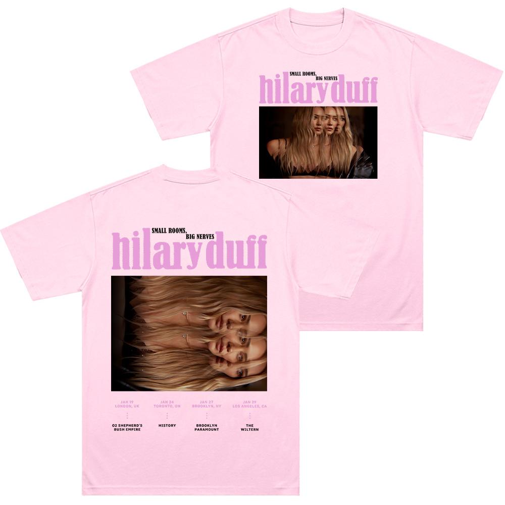 

Хіларі Дафф Футболки з туру SMALL ROOMS,BIG NERVES 2026 100% Бавовна З коротким рукавом Чоловічі та Жіночі Естетичний Комфортний Одяг S