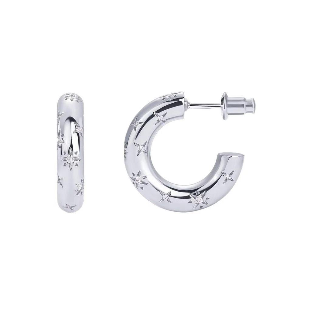 Schicke C-förmige Zirkonia-Ohrringe für Damen, modisches Messing-Design mit echter Goldplattierung.