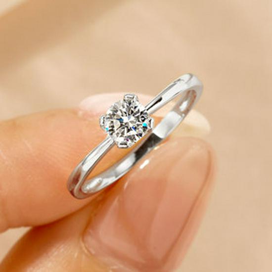 Women's Light Luxury Round Diamond Zircon Ring – Elegant Micro-Pave Fashion Accessory