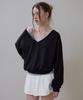 Rosefranz Deep V-Neck Sweatshirt [Black]
