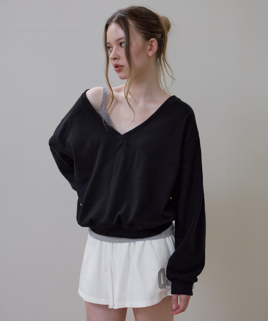Rosefranz Deep V-Neck Sweatshirt [Black]