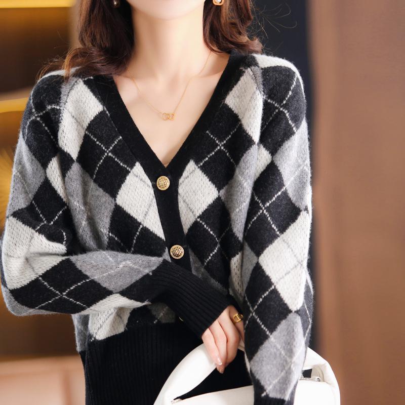 2025 Women's V-Neck Pure Wool Knit Cardigan – Autumn/Winter, Diamond Patchwork, Casual & Warm Sweater Coat