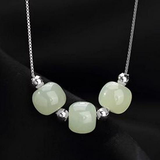 

Ожерелье из стерлингового серебра 925 пробы с нефритом Хэтянь и бусинами из халцедона - Универсальный, элегантный дизайн в стиле легкой роскоши S925 Silver