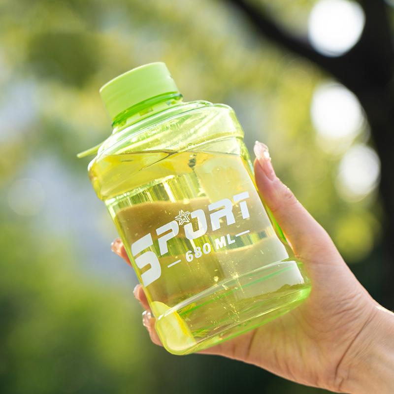 

Большая емкость 680 мл бутылка для воды с соломенной крышкой спортивный чайник для воды в спортзале для кемпинга путешествия бутылки для питья без BPA